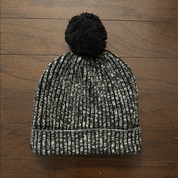 Like New Lululemon Beanie - Picture 1 of 2